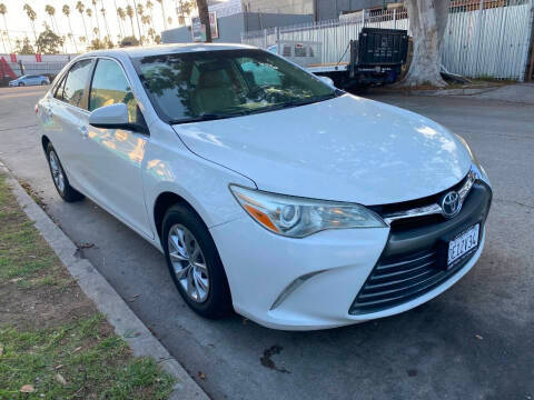 2016 Toyota Camry LE FWD photo