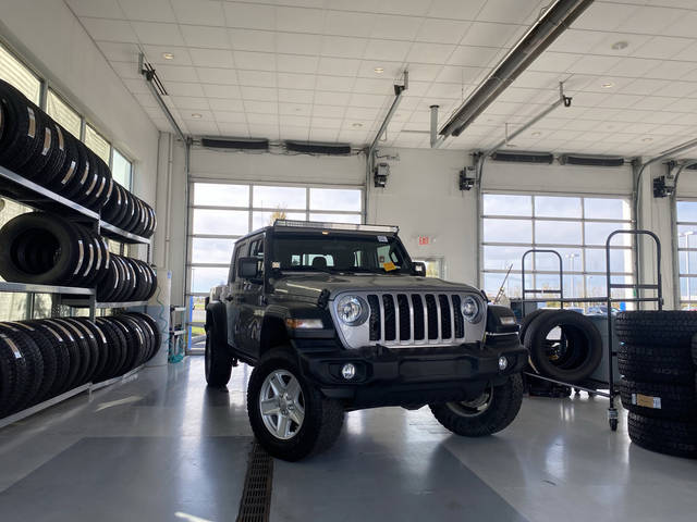2020 Jeep Gladiator Sport S 4WD photo