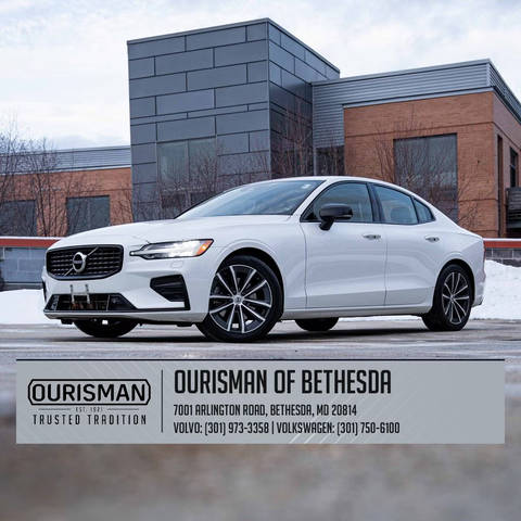 2022 Volvo S60 Momentum AWD photo