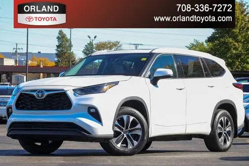 2022 Toyota Highlander XLE AWD photo