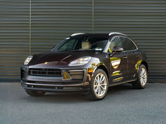 2022 Porsche Macan AWD photo