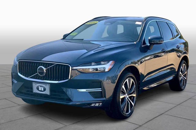 2022 Volvo XC60 Momentum AWD photo