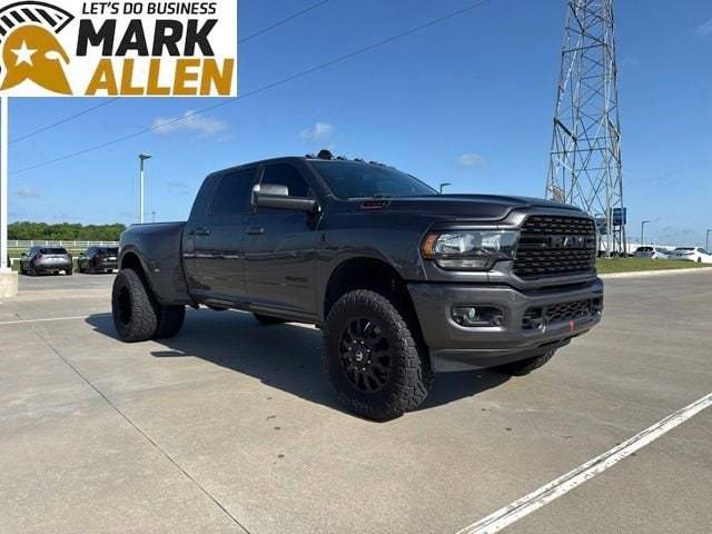 2022 Ram 3500 Big Horn 4WD photo