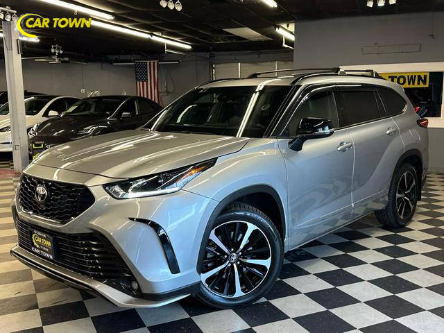 2022 Toyota Highlander XSE AWD photo