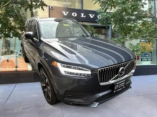 2022 Volvo XC90 Momentum AWD photo