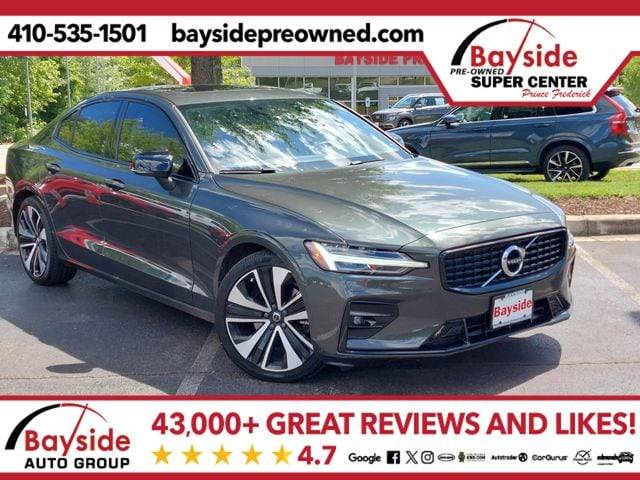 2022 Volvo S60 Momentum FWD photo