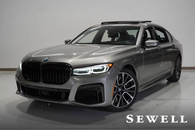 2022 BMW 7 Series 740i RWD photo