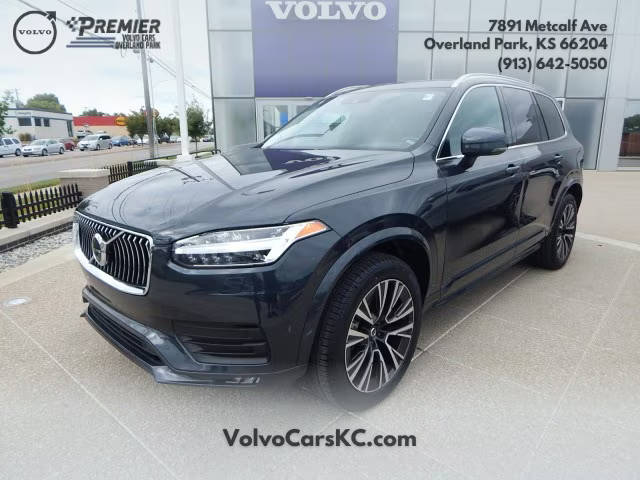 2022 Volvo XC90 Momentum AWD photo