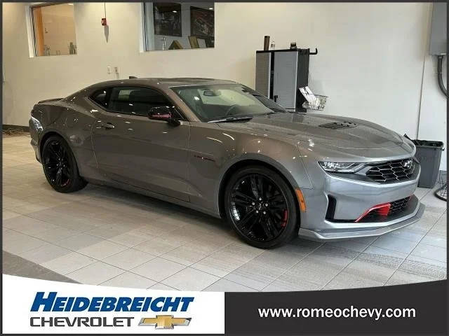 2022 Chevrolet Camaro LT1 RWD photo