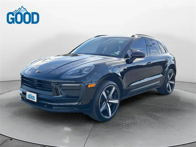 2022 Porsche Macan AWD photo