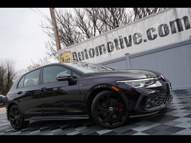 2022 Volkswagen Golf GTI SE FWD photo