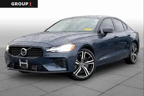 2022 Volvo S60 R-Design AWD photo