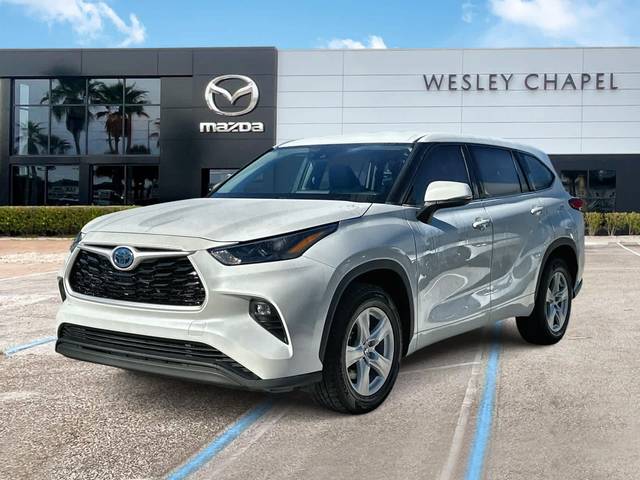 2022 Toyota Highlander Hybrid LE FWD photo