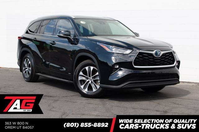 2022 Toyota Highlander Hybrid XLE AWD photo