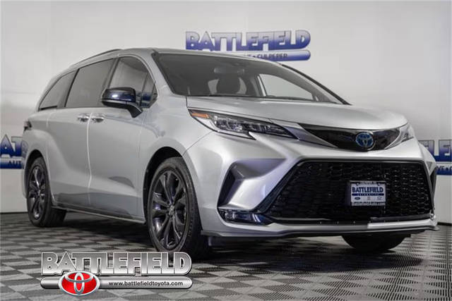 2022 Toyota Sienna XSE FWD photo