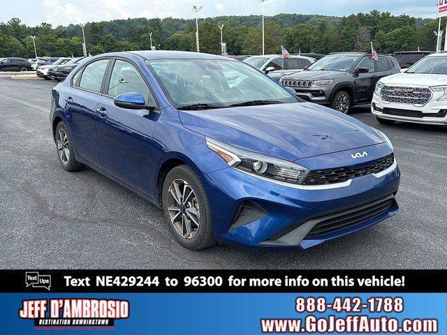 2022 Kia Forte LXS FWD photo