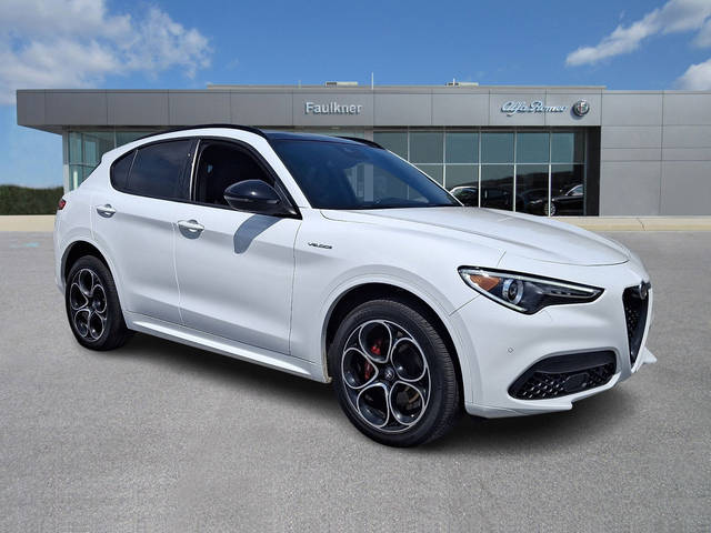 2022 Alfa Romeo Stelvio Veloce AWD photo