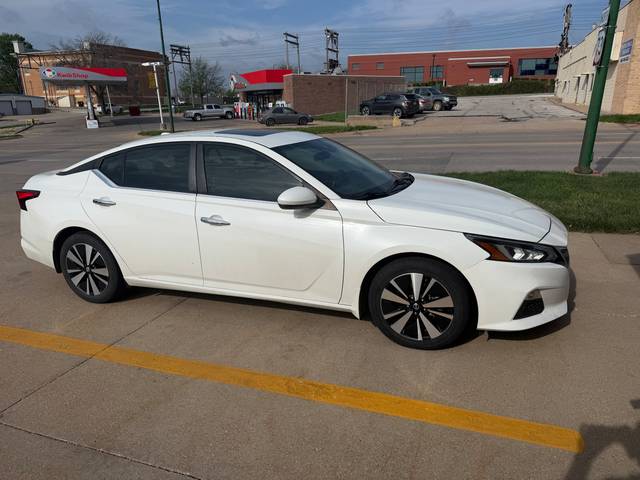 2021 Nissan Altima 2.5 SV FWD photo