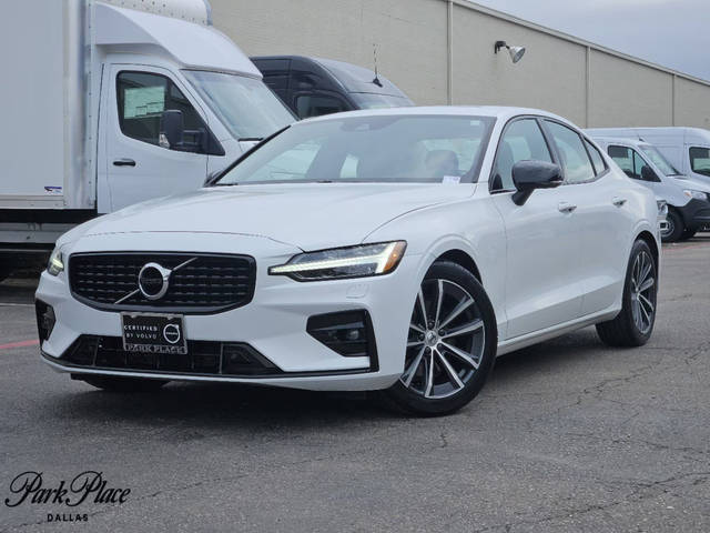 2022 Volvo S60 Momentum AWD photo