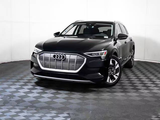 2022 Audi e-tron Premium Plus AWD photo