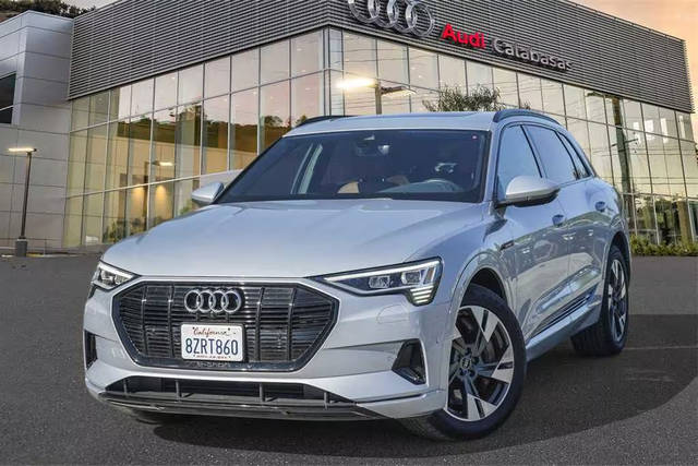 2022 Audi e-tron Premium AWD photo