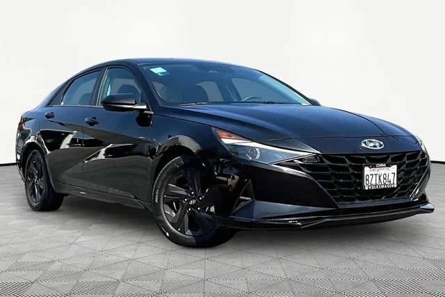 2022 Hyundai Elantra SEL FWD photo