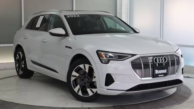 2022 Audi e-tron Premium AWD photo