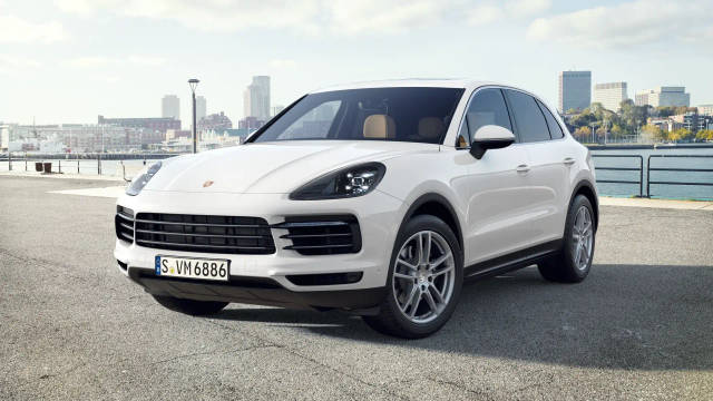 2022 Porsche Cayenne  AWD photo