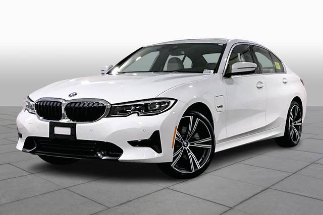 2022 BMW 3 Series 330e xDrive AWD photo