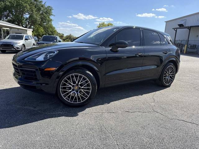 2022 Porsche Cayenne Platinum Edition AWD photo