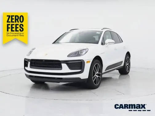 2022 Porsche Macan AWD photo