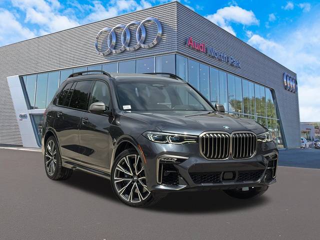 2022 BMW X7 M50i AWD photo