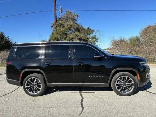 2022 Jeep Wagoneer Series III 4WD photo