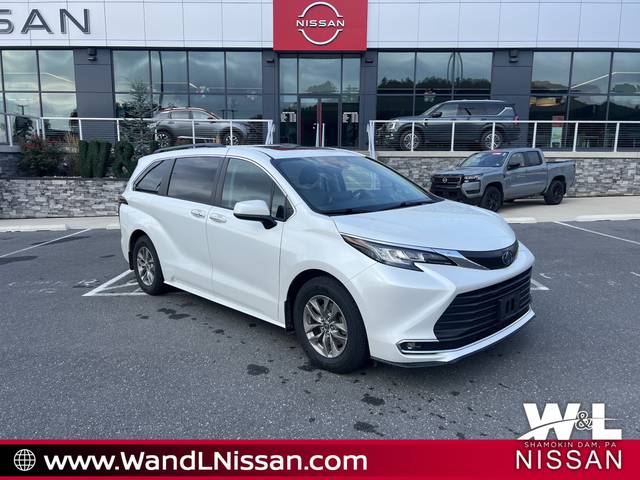 2022 Toyota Sienna XLE AWD photo