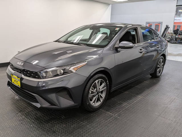 2022 Kia Forte LXS FWD photo