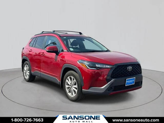2022 Toyota Corolla Cross LE AWD photo