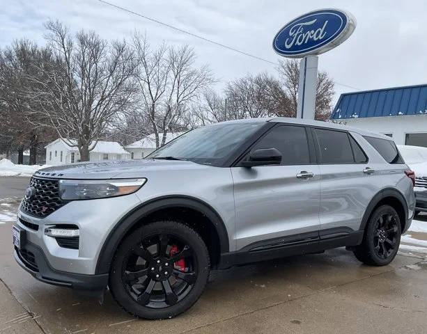 2022 Ford Explorer ST 4WD photo