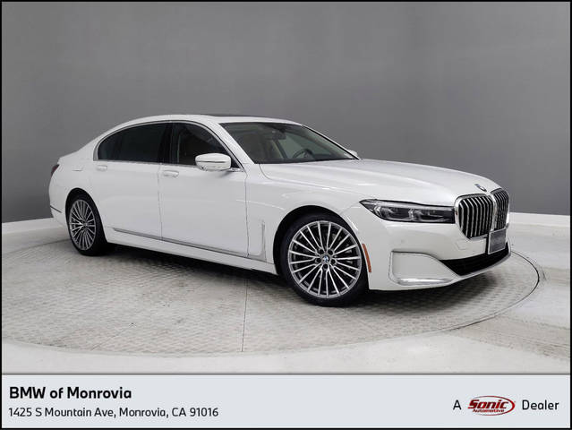 2022 BMW 7 Series 740i RWD photo