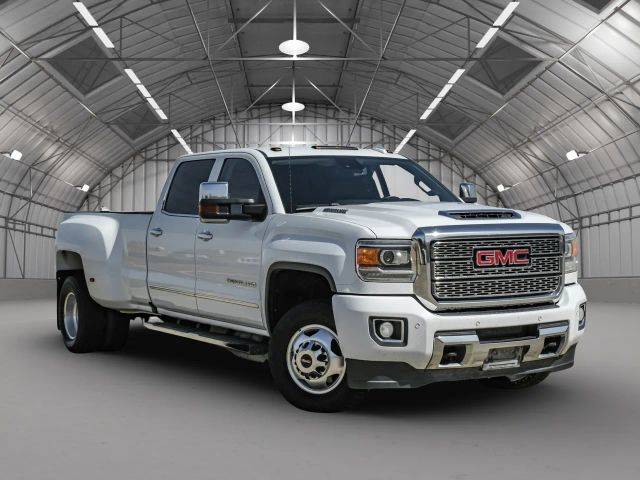 2019 GMC Sierra 3500HD Denali 4WD photo