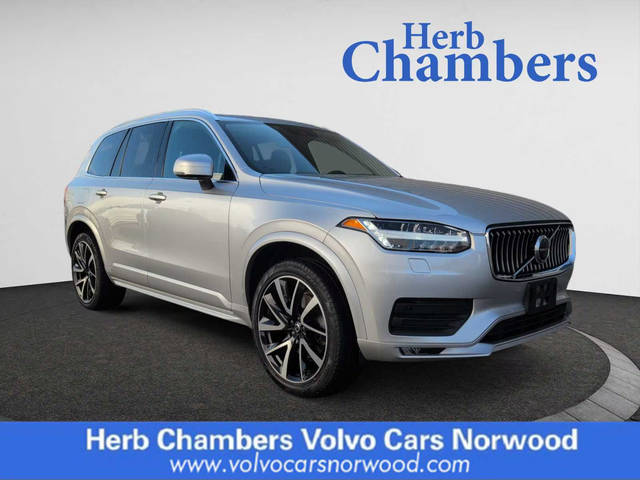 2022 Volvo XC90 Momentum AWD photo