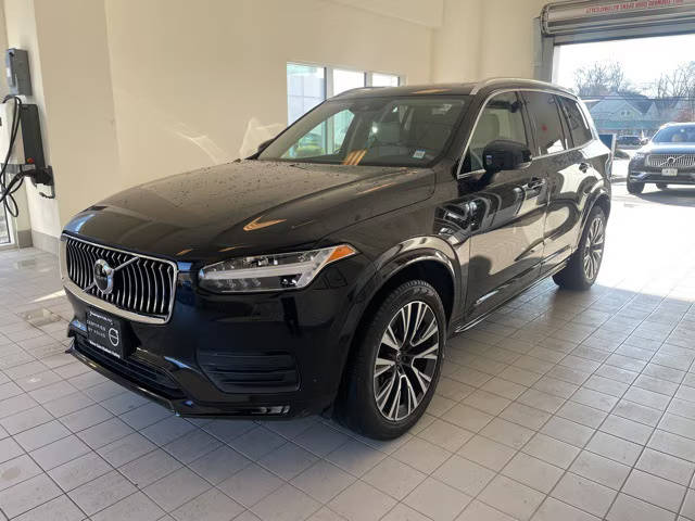 2022 Volvo XC90 Momentum AWD photo