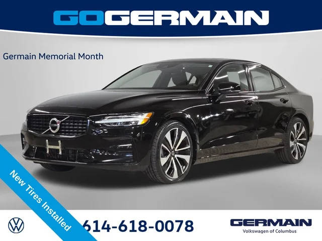 2022 Volvo S60 Momentum FWD photo