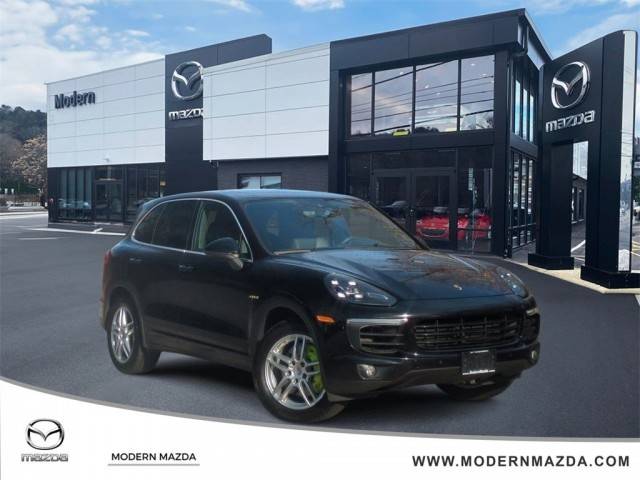 2015 Porsche Cayenne S E-Hybrid AWD photo