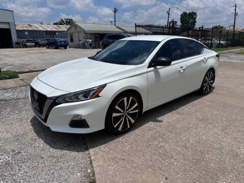2022 Nissan Altima 2.5 SR FWD photo