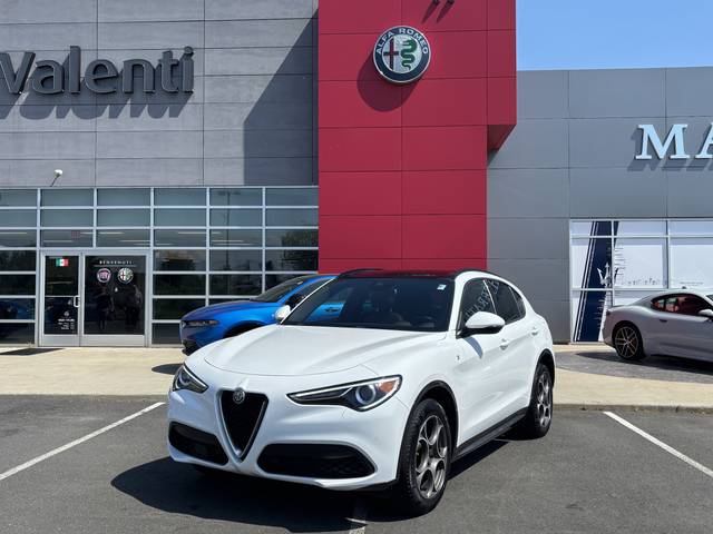 2022 Alfa Romeo Stelvio Ti AWD photo