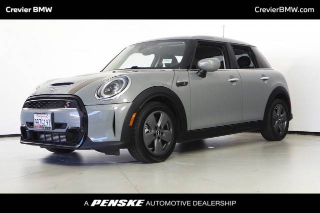 2022 MINI Hardtop 4 Door Cooper S FWD photo