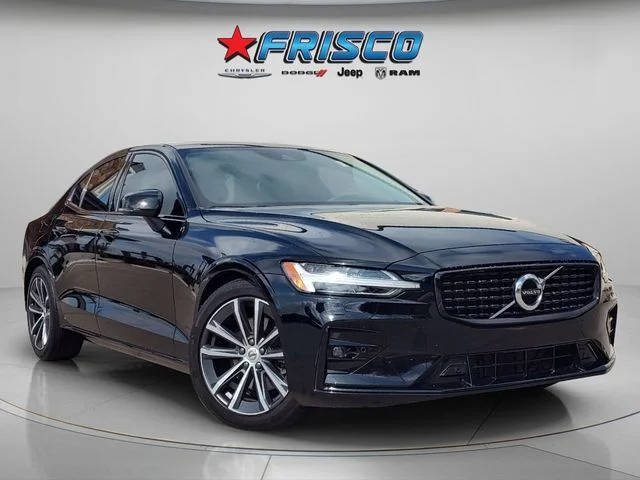 2022 Volvo S60 Momentum AWD photo