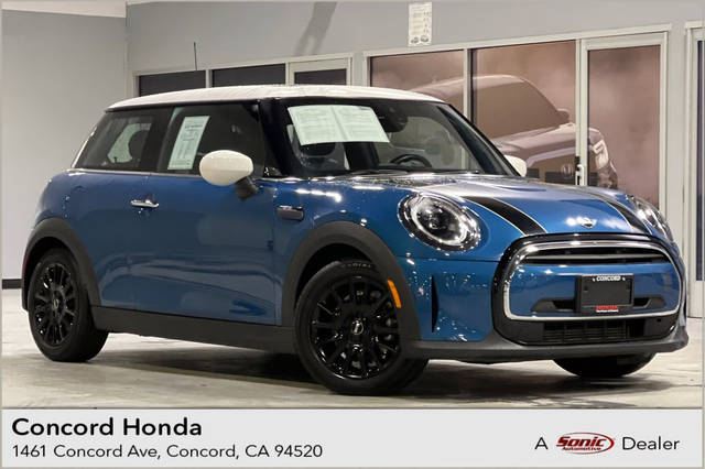 2022 MINI Hardtop 2 Door Cooper FWD photo