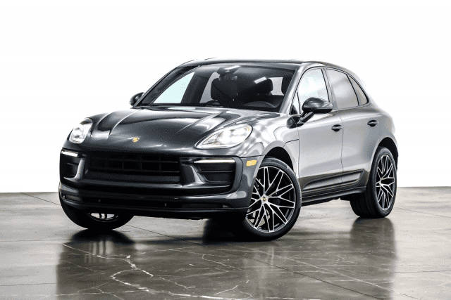 2022 Porsche Macan  AWD photo