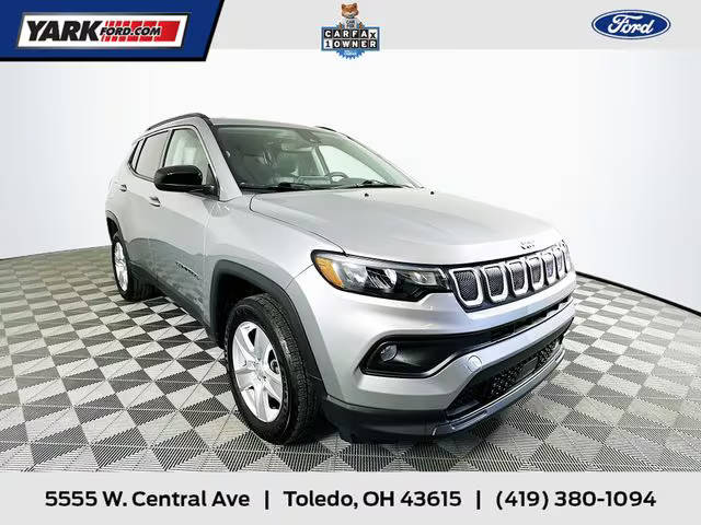 2022 Jeep Compass Latitude 4WD photo